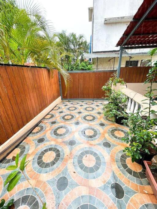 Corner House, Lonavla By Meheru-4 Bhk Villa With Pool Lonavala Exterior photo