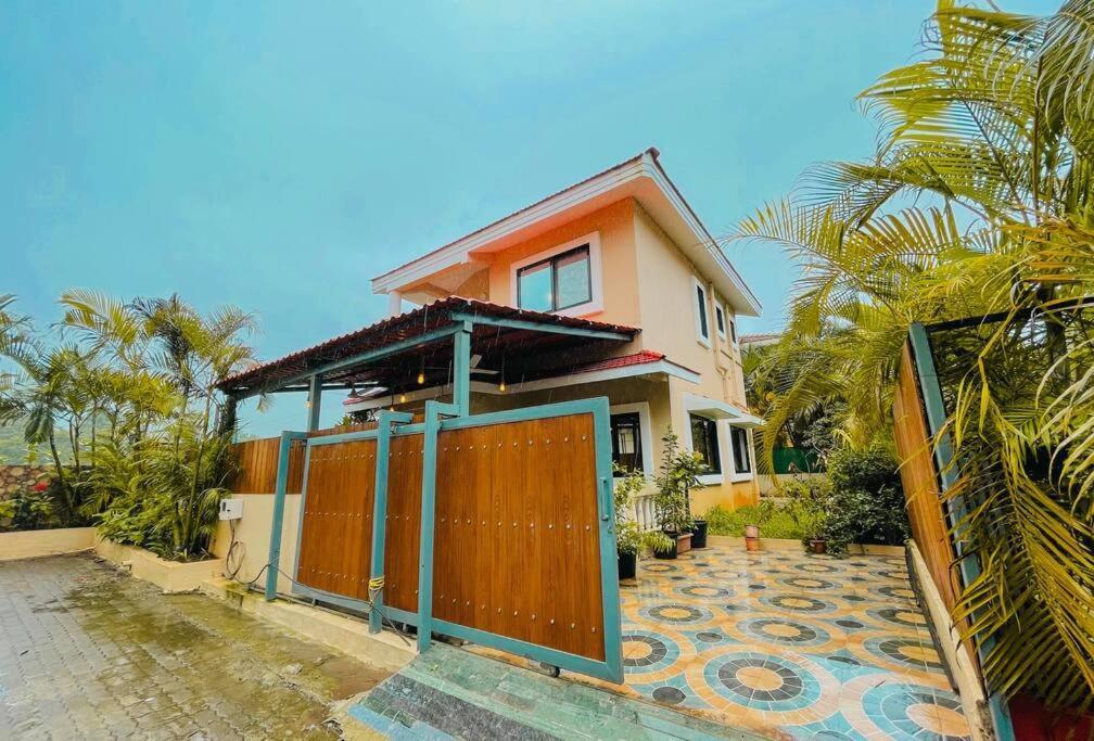 Corner House, Lonavla By Meheru-4 Bhk Villa With Pool Lonavala Exterior photo