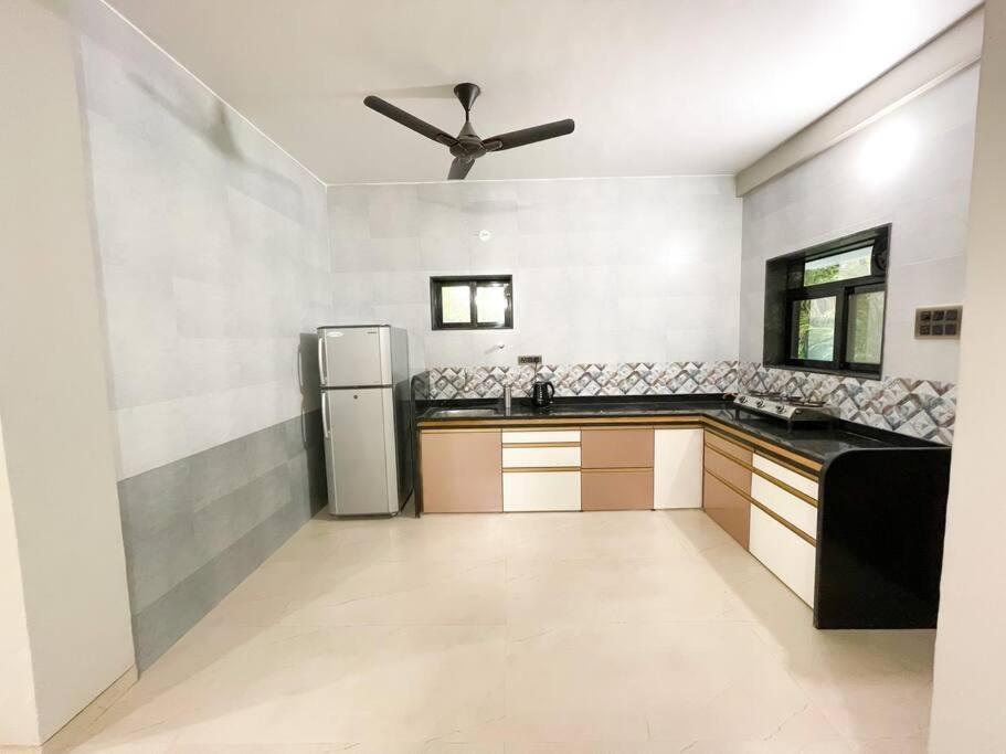 Corner House, Lonavla By Meheru-4 Bhk Villa With Pool Lonavala Exterior photo