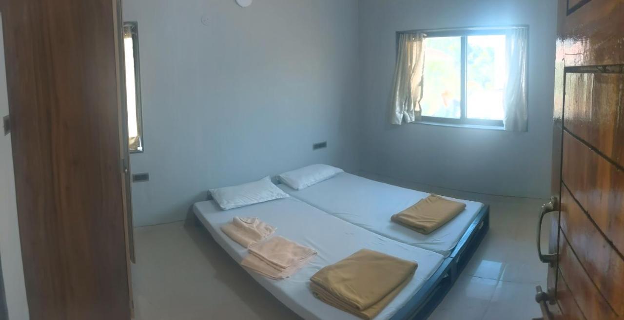 Corner House, Lonavla By Meheru-4 Bhk Villa With Pool Lonavala Exterior photo